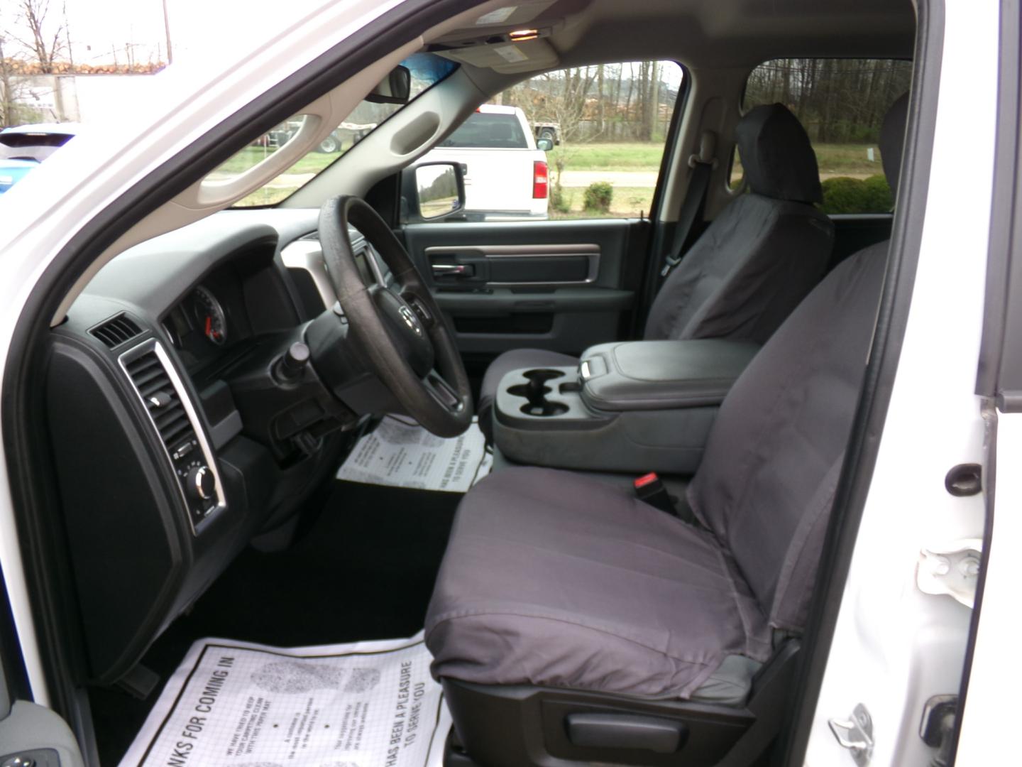 2016 White /Gray RAM 1500 SLT (1C6RR6GGXGS) with an 3.6L engine, 8-speed automatic transmission, located at 401 First NE, Bearden, AR, 71720, (870) 687-3414, 33.726528, -92.611519 - Photo#7